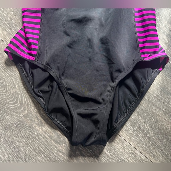 Nike Laser Stripe CrossBack One Piece Swimsuit One Piece Black & Purple Size M - Picture 8 of 13